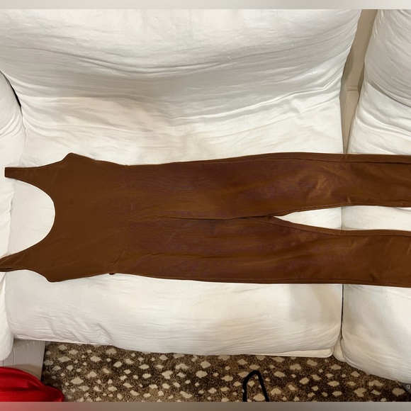 WeWoreWhat Belted Scoop Rib Knit Jumpsuit in Brown size Medium - Picture 5 of 6